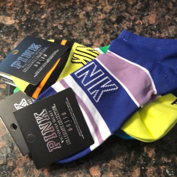 PINK Victoria's Secret Accessories - BNWT 🆕VS Pink Collegiate Collection